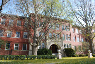 Noyes Hall Entrance