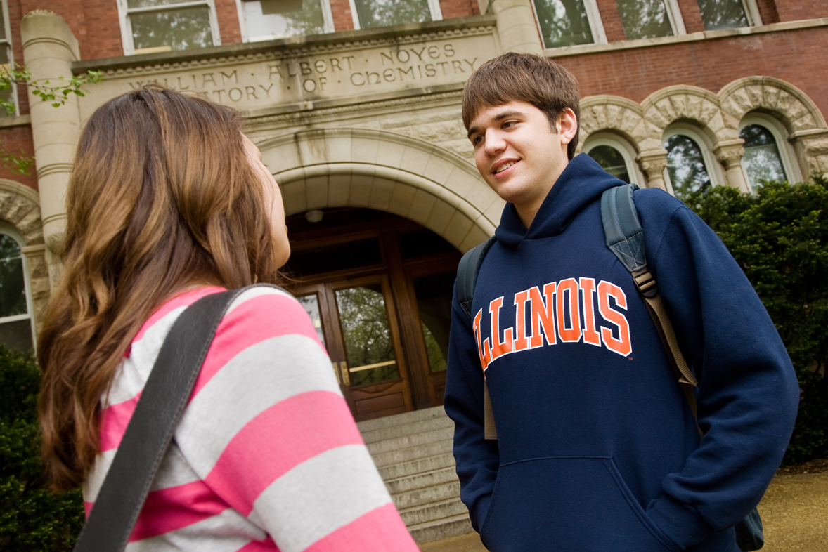 Students outside of Noyes 